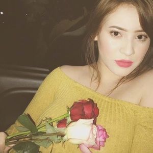 Meet your Posher, Indalia